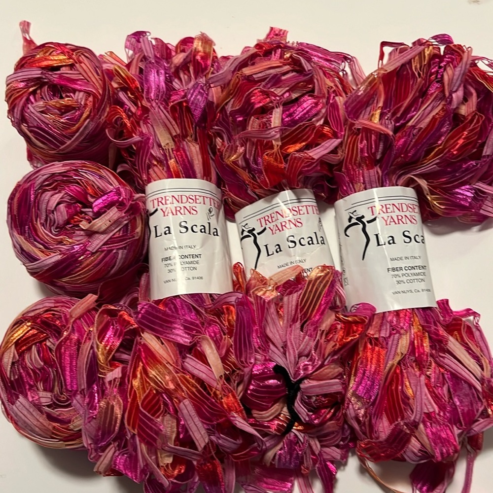 Trendsetter yarns La Scala ribbon yarn pinks